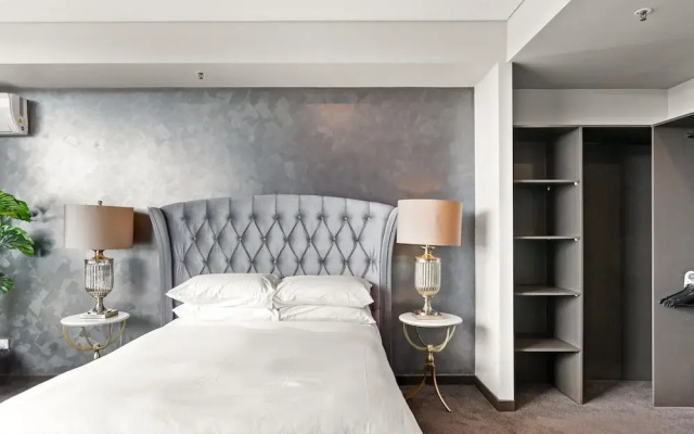 Elegant 1-bed by Riverside Park & Amenities
