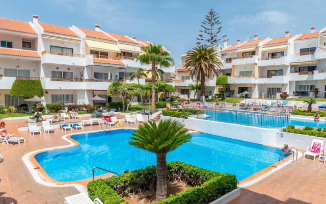 Apartamentos HG Cristian Sur