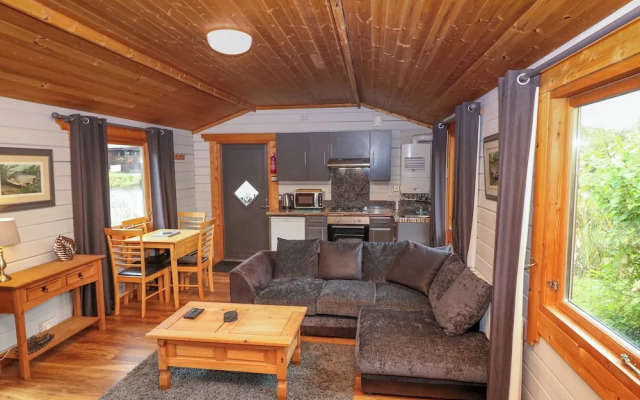 Lakeside Lodge