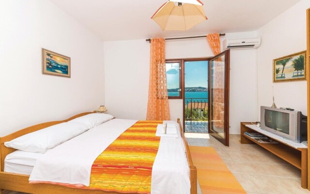 Beautiful Apartment in Seget Donji With 1 Bedrooms and Wifi