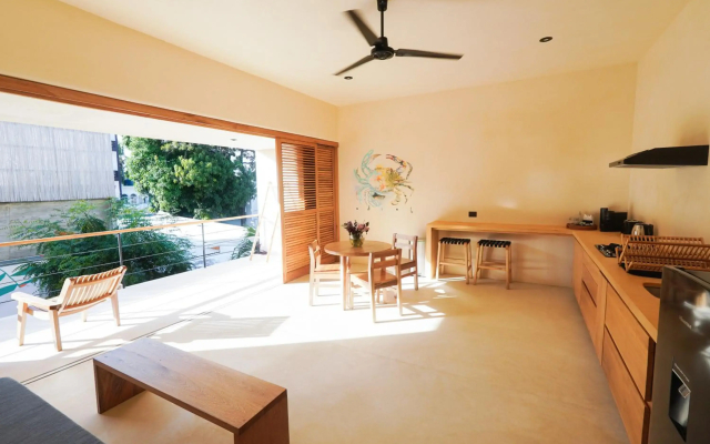 Casa Borka LUXURY FULLY FURNISHED BEACH CONDOS WITH POOL