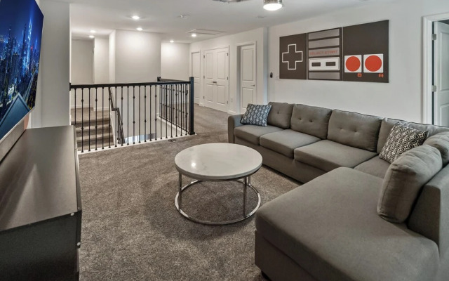 Storey Lake 10br Lakeview Home 4165