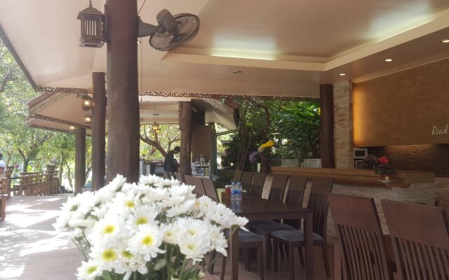 The Road View Resort