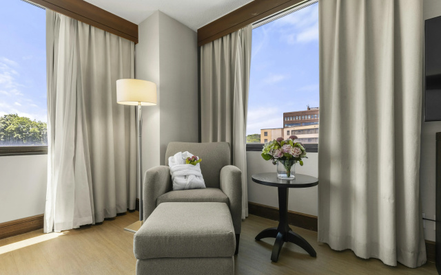 The Armon Stamford Hotel & Conference