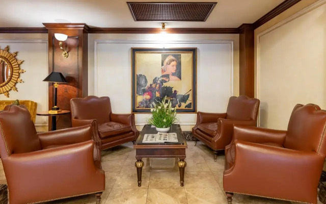 River Château Hotel