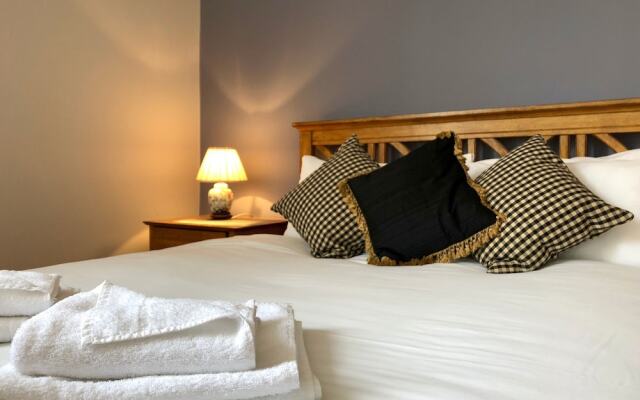4 Bedroom Georgian Flat In New Town