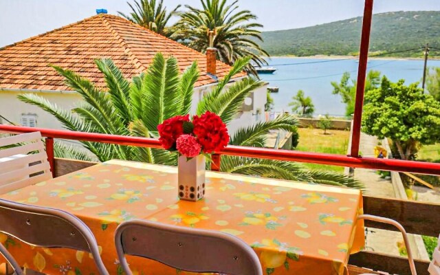 Amazing Apartment in Otok Ist With Wifi and 2 Bedrooms