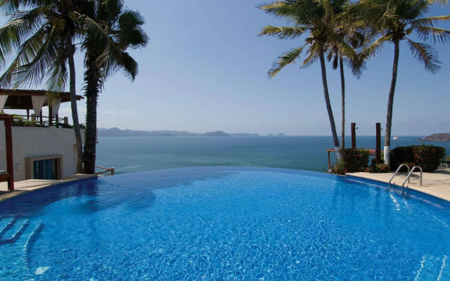 Hotel Punta Serena & Resorts- Couples Only