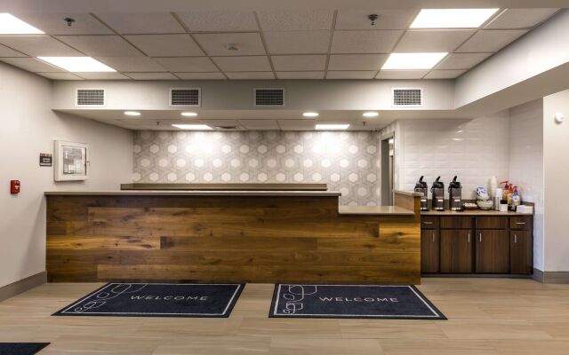 Country Inn & Suites by Radisson, Lake Norman Huntersville, NC