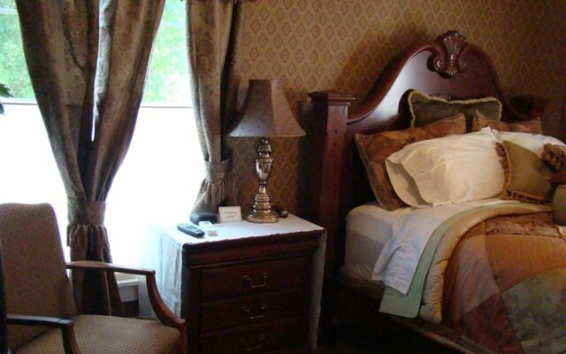 Vintage Charm Bed and Breakfast Hotel