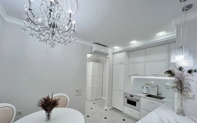 Designer Apartments near Dana Mall
