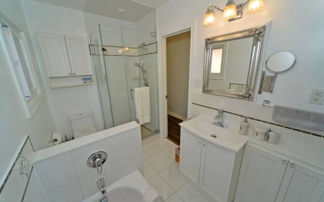 Toronto Luxury Suites