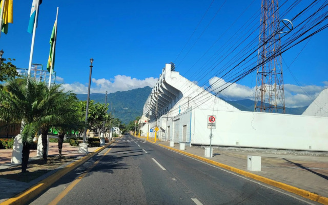 River Merendon Suite.