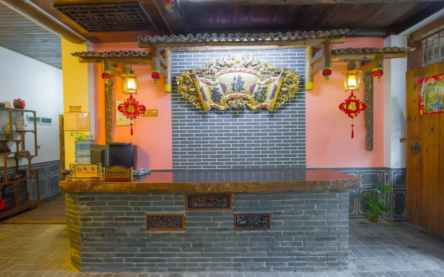 Yangshuo Scenic Mountain Retreat