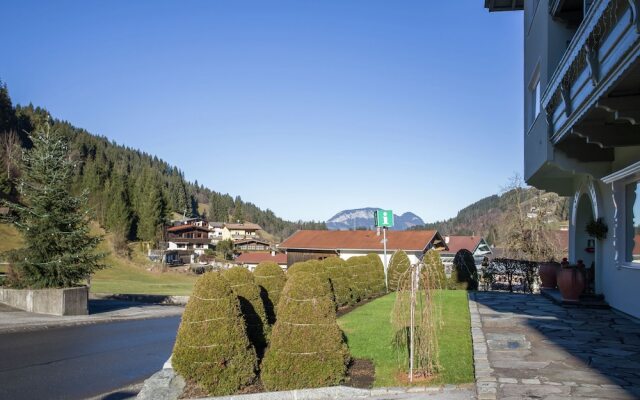 Pleasant Apartment With Ski Storage,balcony, Garden, Parking