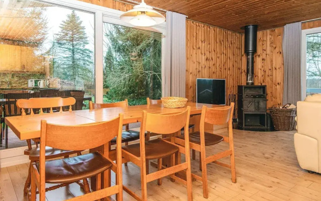 6 Person Holiday Home in Farvang