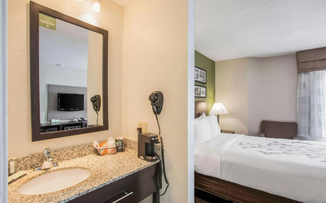 Quality Inn Kansas City International Airport