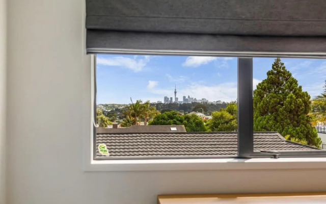 Modern 2br Townhouse Close To Aucklands Best