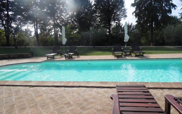 7 bedrooms villa with private pool enclosed garden and wifi at Loc Ramazzano Perugia