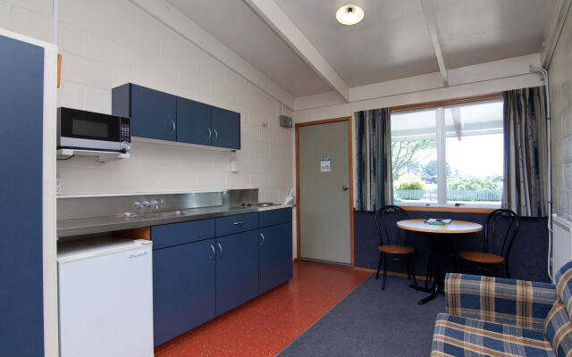 Tahuna Beach Holiday Park & Motel