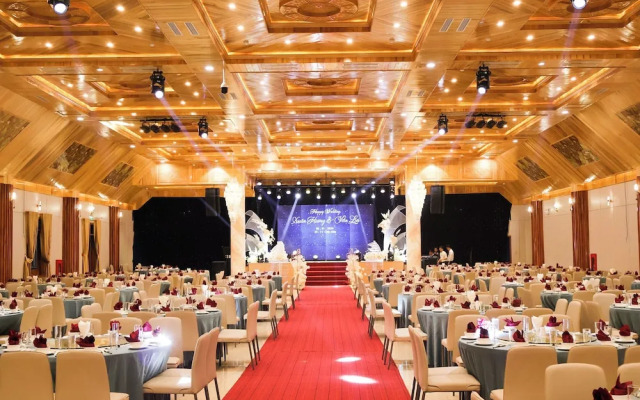 Phu Long Tam Ky Hotel & Restaurant