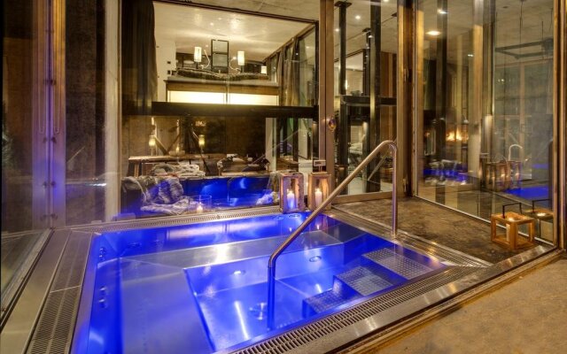 Backstage Hotel Serviced Apartments