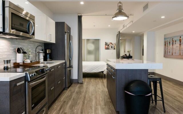 Amazing 2 bedroom flat in South Park / DTLA