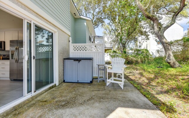 Fernandina Beach Townhome, Steps to Public Beach