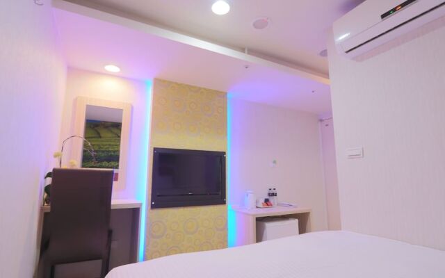 ELIM Hotel