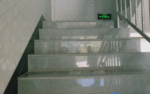 Yuexi Hualintu Restaurant Homestay