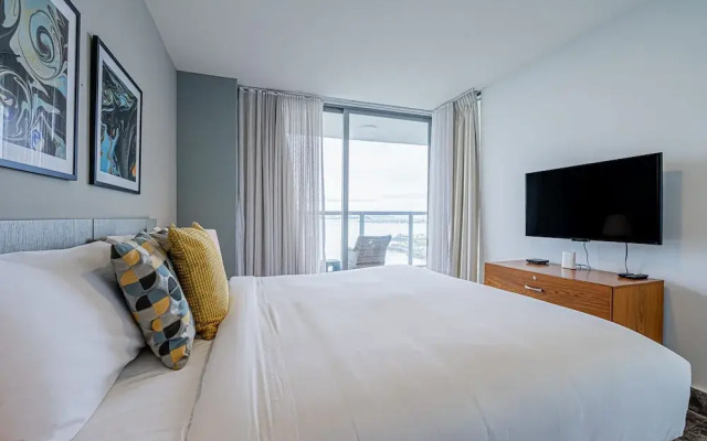 w Majestic 2BR w Perfect Balcony in YOO