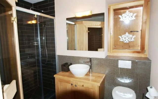 Modern Chalet with Hot Tub in Les Collons