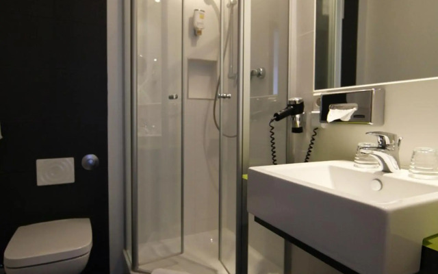 Dietrich-Bonhoeffer-Hotel