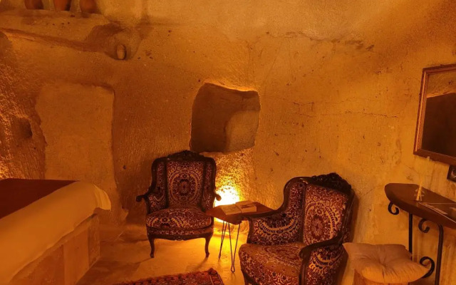 La Di̇as Cave Cappadoci̇a