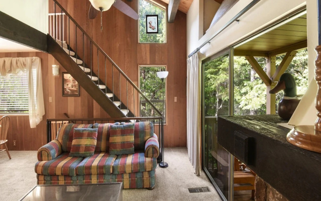 Enjoy Forest Views Retreat at Kingswood Village!