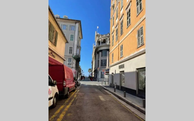 Spacious 3 BR flat Nice center - magnificent view-parking
