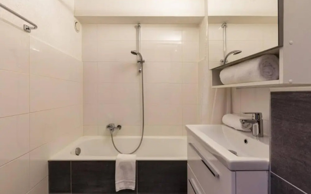 Belle Vue Apartment 423