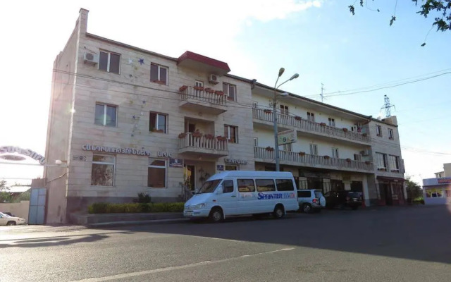 White House Hotel