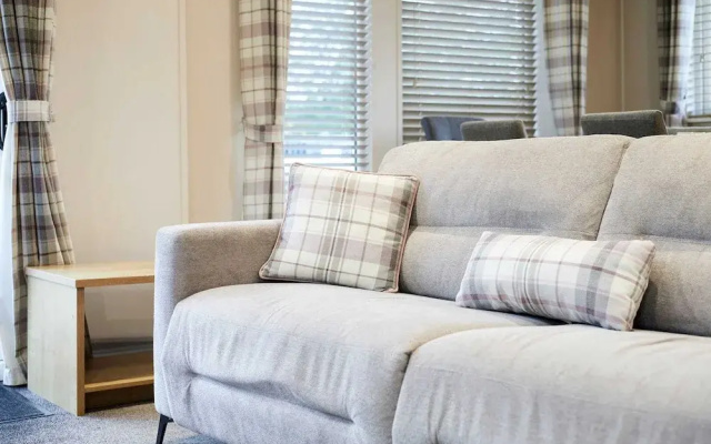 Host Stay Kinship Lodge