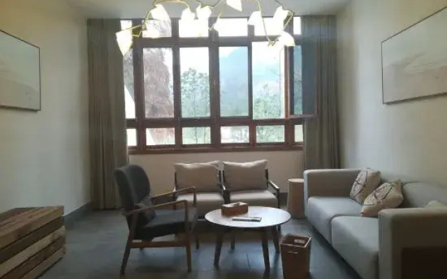 Taohuayuan Hotel