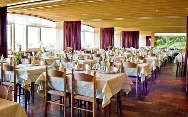 Logis Hôtel Restaurant & Spa Les Remparts