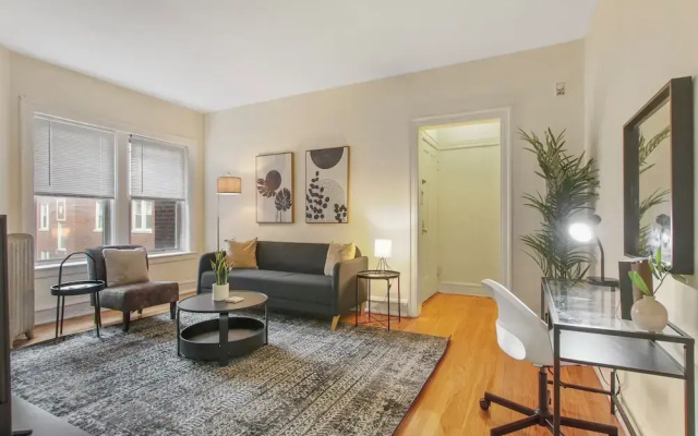Cozy 1BR in Rogers Park - Touhy 2W