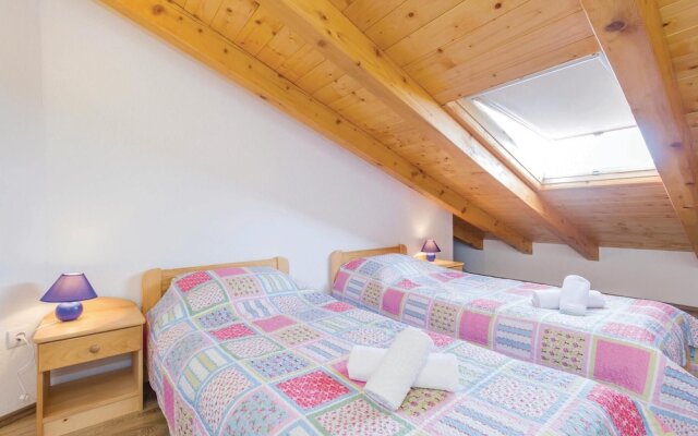 Amazing Home in Medveja with Hot Tub, WiFi & 4 Bedrooms