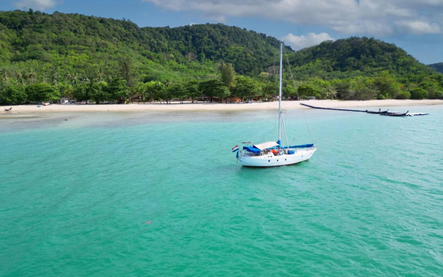 Cruiser Island Resort by Swiss-Belhotel