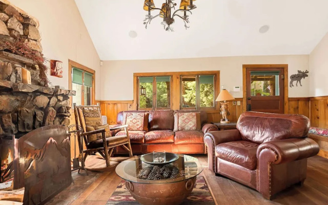 Whispering Pines Walk to Bear Mountain!