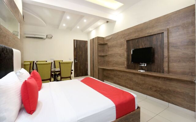 OYO 13373 Hotel Royal star