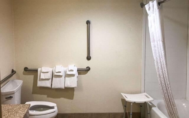 Quality Inn Near Joint Base Andrews - Washington Area