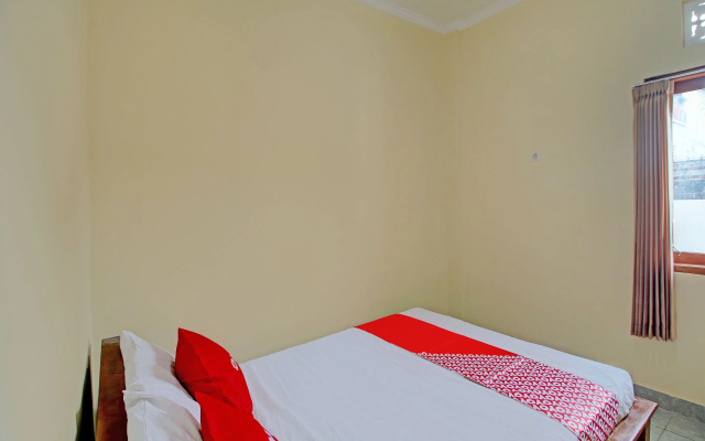 OYO 92952 Nirmala Guest House