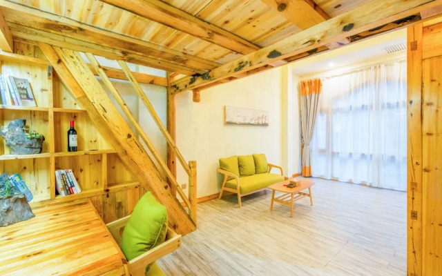 Floral Hotel Fenghuang Huercaowu