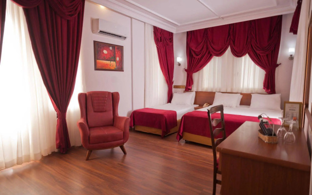 Triana Hotel